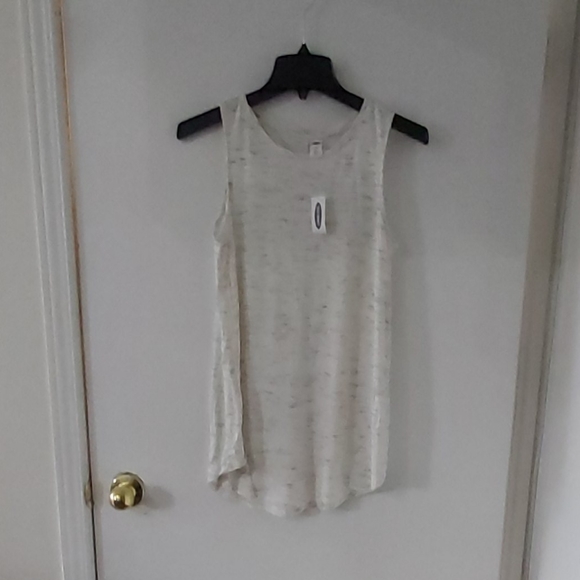 SOLD🌷3for$20!🌷New tank - Picture 1 of 5